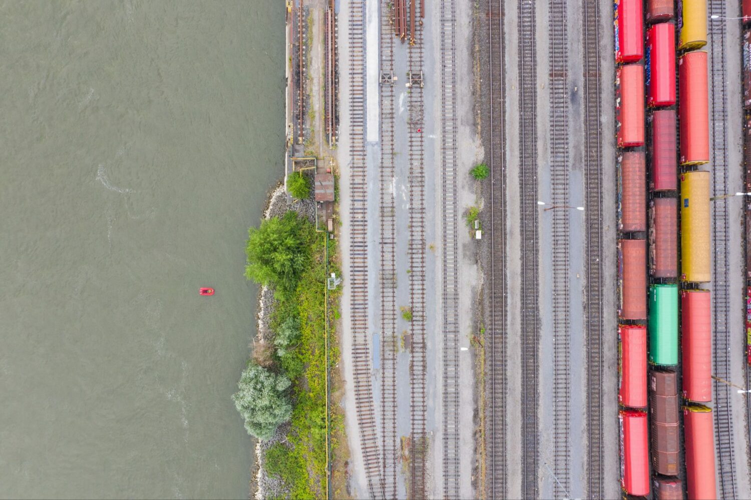 Medusa : floating body #1, action view on the Rhine, drone photo, inkjet print on Hahnemühle, dimensions variable, 2019