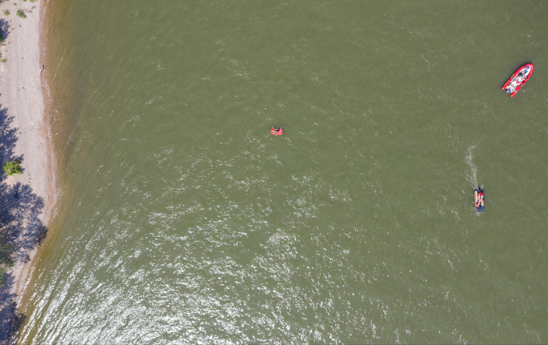 Medusa : floating body #1, action view on the Rhine, drone photo, inkjet print on Hahnemühle, dimensions variable, 2019