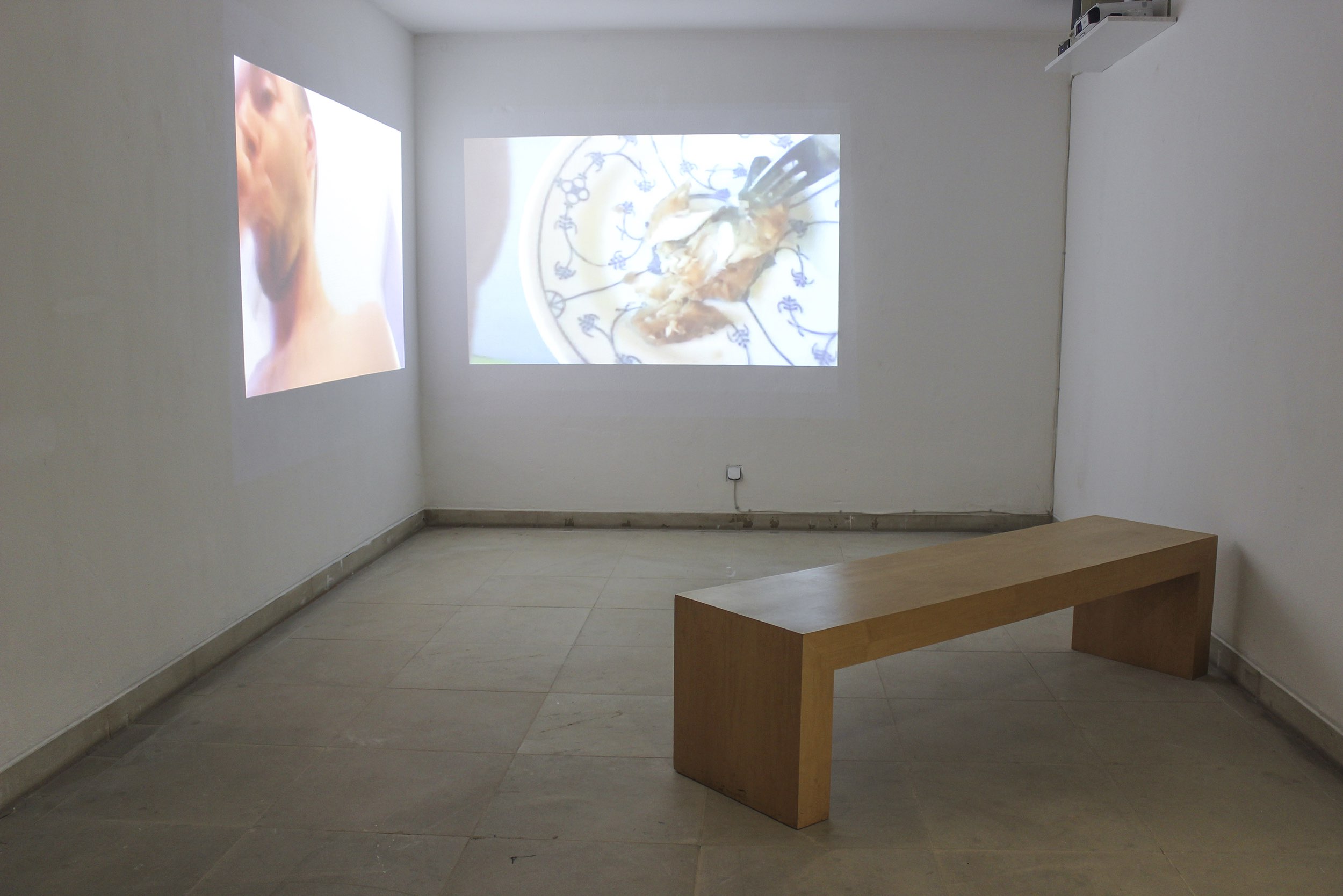 be shareful, exhibition view, 2-channel youtube-video-stream at Kunstmuseum Solingen, 2016